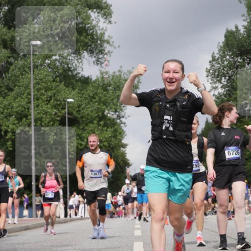 29.06.2025 - hella hamburg halbmarathon Luisa Fischer http://msf.ph/oto/8473525 29.06.2025 10:45:10 Kennedybrücke 8385, 4610, 13877, 255, 6726, 1317, 2762, 2763, 3532, 3533, 5942, 6066, 6719, 6726, 6793, 8443, 8586, 9588, 10181, 10483 meine-sportfotos.de