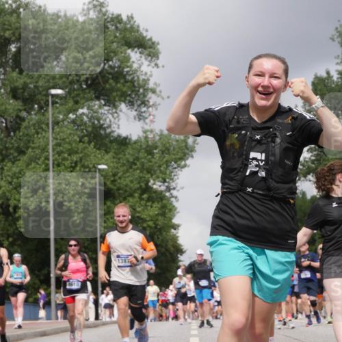 29.06.2025 - hella hamburg halbmarathon Luisa Fischer http://msf.ph/oto/8473537 29.06.2025 10:45:11 Kennedybrücke 8385, 4610, 1387, 6726, 1317, 2762, 2763, 3532, 5942, 6066, 6719, 6726, 6793, 8443, 8586, 9588, 10181, 10483 meine-sportfotos.de