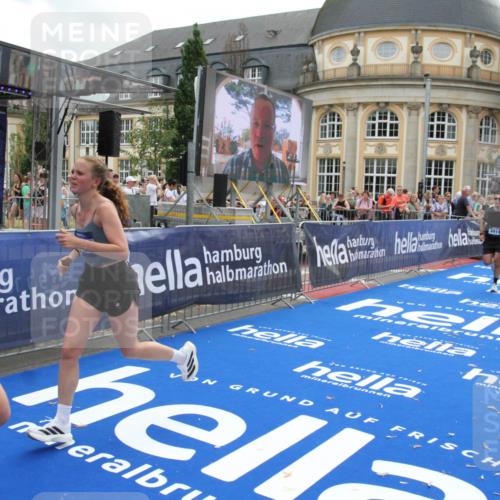 29.06.2025 - hella hamburg halbmarathon Michael Strokosch http://msf.ph/oto/8473601 29.06.2025 10:37:33 Ziel 1290, 2767, 5042, 5791, 6047, 7831, 9017, 9914, 10451, 13372, 18159, 18723 meine-sportfotos.de