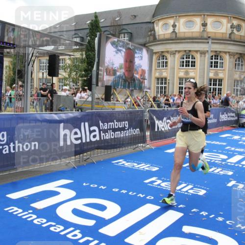 29.06.2025 - hella hamburg halbmarathon Michael Strokosch http://msf.ph/oto/8473657 29.06.2025 10:37:35 Ziel 1290, 5042, 5791, 6047, 7831, 9017, 9914, 10451, 10922, 13372, 18216 meine-sportfotos.de