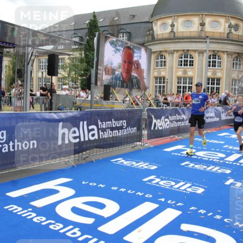 29.06.2025 - hella hamburg halbmarathon Michael Strokosch http://msf.ph/oto/8473762 29.06.2025 10:37:37 Ziel 1290, 5042, 5791, 6047, 7831, 9914, 10451, 10922, 11106, 18193, 18216 meine-sportfotos.de