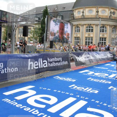 29.06.2025 - hella hamburg halbmarathon Michael Strokosch http://msf.ph/oto/8473895 29.06.2025 10:37:42 Ziel 1505, 10922, 11106, 14934, 18193, 18216 meine-sportfotos.de