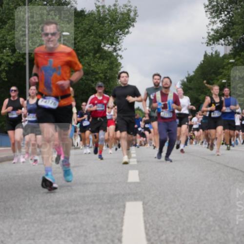 29.06.2025 - hella hamburg halbmarathon Luisa Fischer http://msf.ph/oto/8473913 29.06.2025 10:45:28 Kennedybrücke 74376, 1039, 1648, 1712, 2974, 3326, 3459, 3568, 4329, 4541, 4885, 5432, 5671, 6153, 6320, 6450, 8004, 8163, 8712, 10872 meine-sportfotos.de