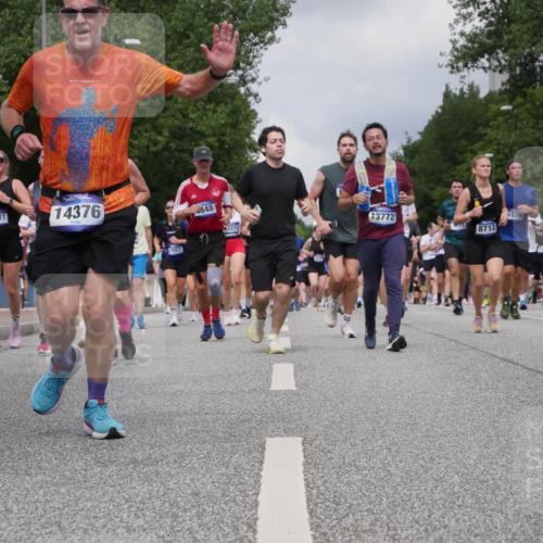 29.06.2025 - hella hamburg halbmarathon Luisa Fischer http://msf.ph/oto/8473920 29.06.2025 10:45:29 Kennedybrücke 12801, 14376, 2523, 848, 2233, 13772, 1039, 5071, 4541, 8712, 2974, 1039, 1712, 2974, 3326, 3568, 4329, 4541, 4885, 5432, 5671, 6153, 6320, 8004, 8163, 8712, 10872 meine-sportfotos.de