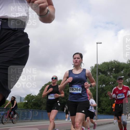 29.06.2025 - hella hamburg halbmarathon Luisa Fischer http://msf.ph/oto/8473959 29.06.2025 10:45:34 Kennedybrücke 37, 12801, 16364, 8848, 1039, 1712, 2974, 3276, 3326, 3568, 4385, 4541, 4735, 4736, 5671, 6320, 7022, 7023, 8712 meine-sportfotos.de