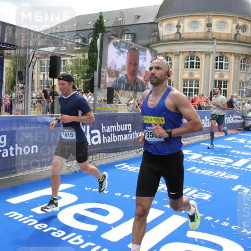 29.06.2025 - hella hamburg halbmarathon Michael Strokosch http://msf.ph/oto/8474081 29.06.2025 10:37:51 Ziel 1615, 2196, 2404, 9171, 13148, 13595, 18276, 18277, 18529 meine-sportfotos.de