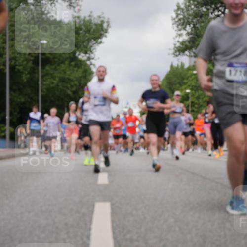 29.06.2025 - hella hamburg halbmarathon Luisa Fischer http://msf.ph/oto/8474201 29.06.2025 10:45:46 Kennedybrücke 1718, 1752, 2069, 2134, 4385, 4680, 4735, 4736, 5419, 6136, 7040, 7043, 8014, 9644, 10532, 10623, 10842 meine-sportfotos.de