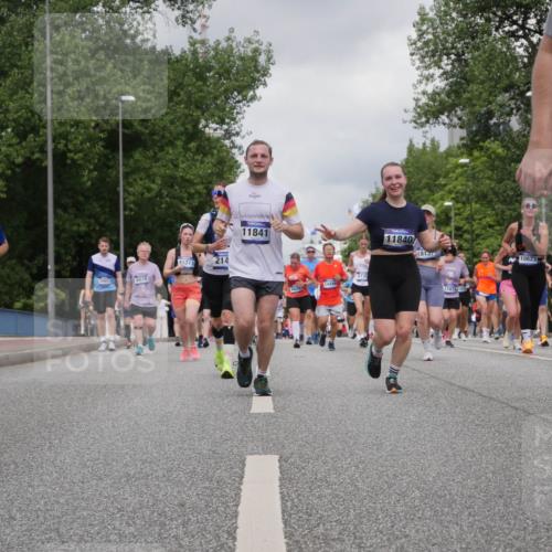 29.06.2025 - hella hamburg halbmarathon Luisa Fischer http://msf.ph/oto/8474219 29.06.2025 10:45:46 Kennedybrücke 15311, 9467, 6618, 214, 11841, 14486, 6136, 11840, 4815, 11075, 10623, 2134, 1, 1752, 2069, 2134, 4385, 4680, 4735, 4736, 5419, 6136, 7040, 7043, 8014, 9644, 10532, 10623, 10842 meine-sportfotos.de