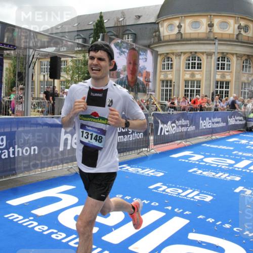 29.06.2025 - hella hamburg halbmarathon Michael Strokosch http://msf.ph/oto/8474250 29.06.2025 10:37:55 Ziel 2196, 2404, 3480, 3530, 9171, 13148, 18103, 18276, 18277, 18529 meine-sportfotos.de