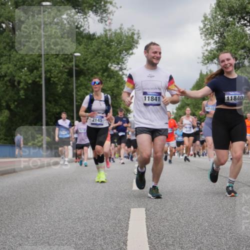 29.06.2025 - hella hamburg halbmarathon Luisa Fischer http://msf.ph/oto/8474271 29.06.2025 10:45:47 Kennedybrücke 9223, 2145, 11841, 18137, 11840, 0623, 1752, 2069, 2134, 4680, 4735, 4736, 5419, 6136, 6828, 7040, 7043, 8014, 9644, 10532, 10623, 10842 meine-sportfotos.de