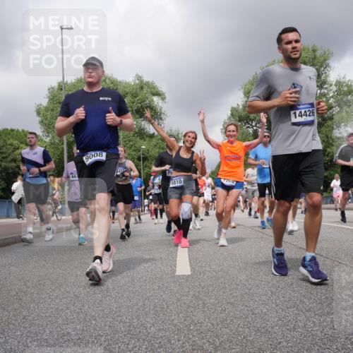 29.06.2025 - hella hamburg halbmarathon Luisa Fischer http://msf.ph/oto/8474485 29.06.2025 10:45:57 Kennedybrücke 66, 9008, 45, 79, 5810, 7200, 14426, 43, 129, 1360, 1752, 1994, 2134, 2509, 3378, 3874, 6136, 6440, 6828, 7260, 7357, 7477, 7666, 8525, 8526, 9644, 9980 meine-sportfotos.de