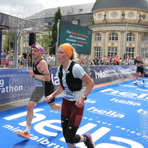 29.06.2025 - hella hamburg halbmarathon Michael Strokosch http://msf.ph/oto/8474529 29.06.2025 10:38:07 Ziel 7229, 8091, 9944, 11049, 11952, 12915, 14274, 15303, 15382, 16698, 17623 meine-sportfotos.de