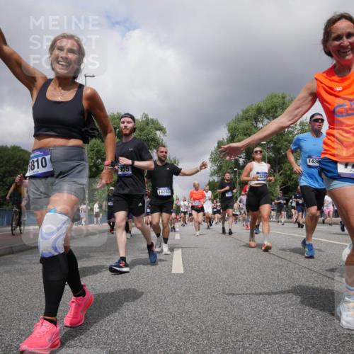29.06.2025 - hella hamburg halbmarathon Luisa Fischer http://msf.ph/oto/8474531 29.06.2025 10:45:59 Kennedybrücke 810, 7955, 18243, 14042, 3250, 1438, 1260, 1360, 1994, 2509, 3378, 3874, 6136, 6440, 6828, 6837, 7260, 7357, 7477, 7666, 8525, 8526, 9980 meine-sportfotos.de
