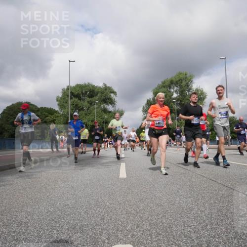 29.06.2025 - hella hamburg halbmarathon Luisa Fischer http://msf.ph/oto/8474572 29.06.2025 10:46:01 Kennedybrücke 17, 6992, 16215, 14042, 85259980, 8526, 1360, 1929, 1994, 2401, 2509, 2940, 2941, 3378, 3874, 4092, 6440, 6837, 7260, 7357, 7477, 7666, 8000, 8525, 8526, 9980 meine-sportfotos.de