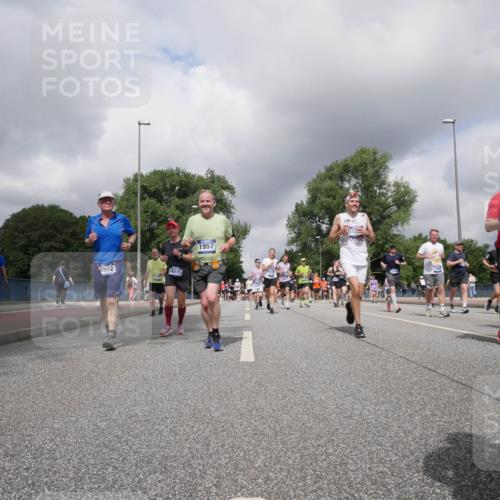 29.06.2025 - hella hamburg halbmarathon Luisa Fischer http://msf.ph/oto/8474611 29.06.2025 10:46:02 Kennedybrücke 8992, 16215, 9980, 115, 1957, 1360, 1929, 1994, 2401, 2509, 2940, 2941, 3378, 3874, 4092, 4778, 5403, 6440, 6837, 7357, 7477, 7666, 8000, 8525, 8526, 9980, 10697 meine-sportfotos.de