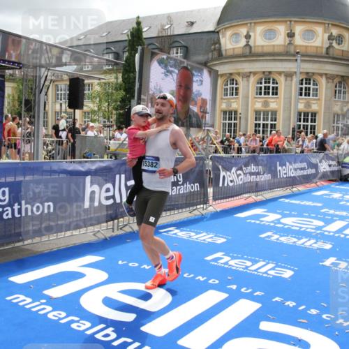 29.06.2025 - hella hamburg halbmarathon Michael Strokosch http://msf.ph/oto/8474656 29.06.2025 10:38:11 Ziel 5091, 8091, 9944, 11049, 14274, 15382, 17623, 18986 meine-sportfotos.de