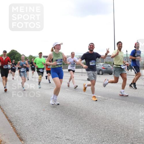 29.06.2025 - hella hamburg halbmarathon Lena Gebhardt http://msf.ph/oto/8474659 29.06.2025 10:33:11 Lombardsbrücke 3871, 1203, 1324, 11260, 18743, 4650, 187, 1078, 1237, 1324, 1732, 1764, 1995, 2038, 2054, 2059, 2085, 2276, 2838, 2959, 3341, 3391, 3422, 3708, 3753, 3812, 3871, 4030, 4096, 4164, 4445, 4446, 4555, 4650, 5110, 5180, 5581, 5917, 6040, 6773, 6861, 7387, 7705, 7982, 8170, 8595, 8839, 9034, 9143, 9289, 9471, 9542, 9591, 9592, 9750, 9768, 9780, 11229, 11260, 11713, 11756, 11826, 12039, 12423, 12424, 14305, 14743, 15951 meine-sportfotos.de