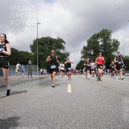 29.06.2025 - hella hamburg halbmarathon Luisa Fischer http://msf.ph/oto/8474761 29.06.2025 10:46:09 Kennedybrücke 7513, 1150, 1360, 1656, 1929, 1994, 2401, 2509, 2580, 2940, 2941, 3378, 3874, 4092, 4778, 5403, 6764, 6837, 7477, 7515, 7557, 8000, 8161, 8435, 10008, 10697, 10734 meine-sportfotos.de