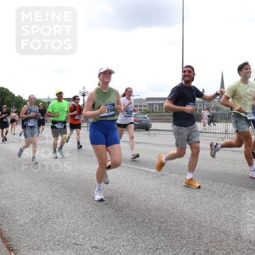 29.06.2025 - hella hamburg halbmarathon Lena Gebhardt http://msf.ph/oto/8474788 29.06.2025 10:33:12 Lombardsbrücke 387, 13247, 227, 12039, 260, 4650, 187, 1595, 1078, 1237, 1324, 1732, 1764, 1995, 2038, 2054, 2059, 2085, 2276, 2838, 2959, 3341, 3391, 3422, 3708, 3753, 3812, 3871, 4030, 4096, 4164, 4445, 4446, 4555, 4650, 5110, 5180, 5581, 5917, 6040, 6773, 6861, 7387, 7705, 7982, 8170, 8595, 8839, 9034, 9143, 9258, 9289, 9471, 9542, 9591, 9592, 9750, 9768, 9780, 11229, 11260, 11713, 11756, 11826, 12039, 12423, 12424, 14305, 14743, 15951 meine-sportfotos.de