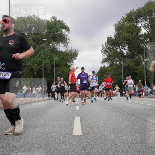 29.06.2025 - hella hamburg halbmarathon Luisa Fischer http://msf.ph/oto/8474847 29.06.2025 10:46:15 Kennedybrücke 6120, 7557, 433, 8435, 2450, 8161, 1150, 1656, 2450, 2580, 4334, 4778, 4891, 4892, 5268, 5403, 6764, 7515, 7557, 8161, 8435, 10008, 10697, 10734 meine-sportfotos.de