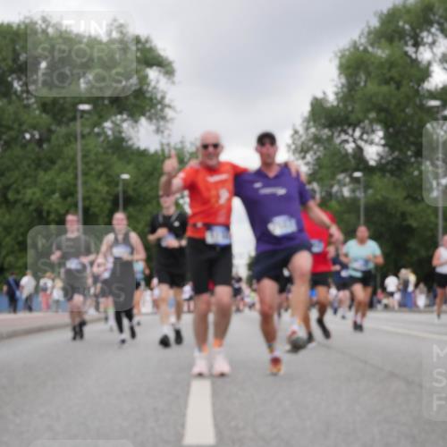29.06.2025 - hella hamburg halbmarathon Luisa Fischer http://msf.ph/oto/8474896 29.06.2025 10:46:18 Kennedybrücke 1150, 2450, 2580, 4334, 4891, 4892, 5268, 7515, 7557, 8161, 8435, 9304, 10008 meine-sportfotos.de