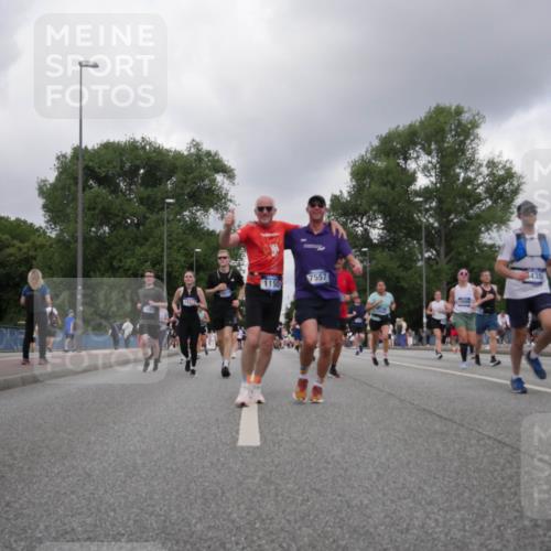 29.06.2025 - hella hamburg halbmarathon Luisa Fischer http://msf.ph/oto/8474905 29.06.2025 10:46:18 Kennedybrücke 7557, 8435, 1150, 1150, 2450, 2580, 4334, 4891, 4892, 5268, 7515, 7557, 8161, 8435, 9304, 10008 meine-sportfotos.de