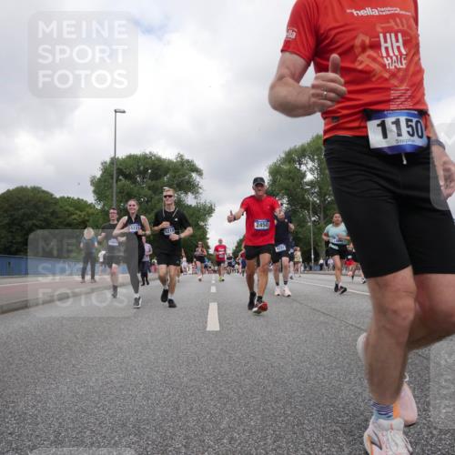 29.06.2025 - hella hamburg halbmarathon Luisa Fischer http://msf.ph/oto/8474937 29.06.2025 10:46:20 Kennedybrücke 15221, 5219, 2450, 4334, 1150, 2450, 4334, 4891, 4892, 5268, 7557, 8161, 8233, 8435, 9304 meine-sportfotos.de