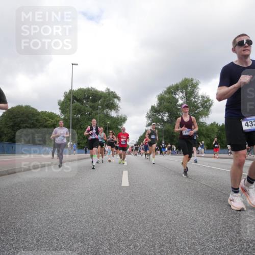 29.06.2025 - hella hamburg halbmarathon Luisa Fischer http://msf.ph/oto/8474975 29.06.2025 10:46:22 Kennedybrücke 14084, 16612, 1622, 4334, 1854, 2450, 4334, 4353, 4891, 4892, 5268, 7557, 8233, 8435, 9304, 10536 meine-sportfotos.de