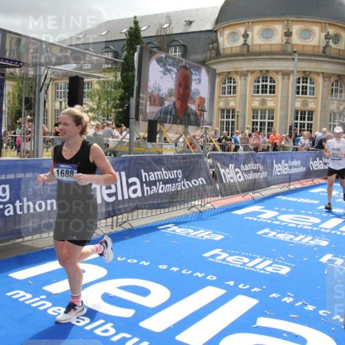 29.06.2025 - hella hamburg halbmarathon Michael Strokosch http://msf.ph/oto/8474995 29.06.2025 10:38:23 Ziel 1042, 1688, 3431, 6095, 7110, 8002, 18584, 18761 meine-sportfotos.de