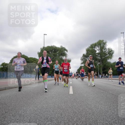29.06.2025 - hella hamburg halbmarathon Luisa Fischer http://msf.ph/oto/8474998 29.06.2025 10:46:24 Kennedybrücke 16612, 1624, 14126, 18540, 16892, 9304, 2450, 3283, 3764, 4334, 4353, 4891, 4892, 5268, 5755, 8233, 9304, 10536 meine-sportfotos.de