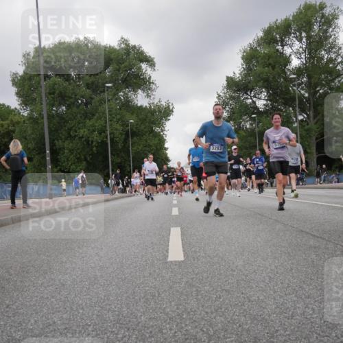 29.06.2025 - hella hamburg halbmarathon Luisa Fischer http://msf.ph/oto/8475314 29.06.2025 10:46:32 Kennedybrücke 16789, 3283, 4105, 5755, 1226, 3676, 10, 1310, 1467, 2971, 3283, 3764, 4105, 4353, 5755, 8233, 10536 meine-sportfotos.de