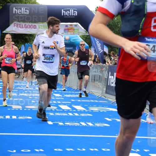 29.06.2025 - hella hamburg halbmarathon Strokosch-Dieckow http://msf.ph/oto/8475318 29.06.2025 10:46:10 Ziel 1569, 1759, 2048, 2590, 2707, 3056, 3087, 4949, 6388, 6460, 7450, 7961, 9497, 9585, 10796, 11094, 11125, 13630, 14804, 16136, 16466, 16475, 17190, 18702, 18797 meine-sportfotos.de