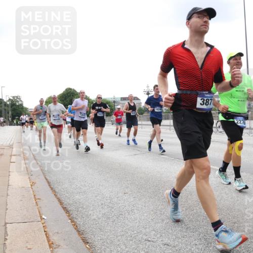 29.06.2025 - hella hamburg halbmarathon Lena Gebhardt http://msf.ph/oto/8475319 29.06.2025 10:33:14 Lombardsbrücke 18951, 12812, 5917, 12813, 16246, 387, 06, 04, 25, 29, 06, 25, 12039, 2276, 1078, 1237, 1324, 1732, 1764, 1995, 2038, 2054, 2085, 2276, 2838, 2959, 3341, 3391, 3422, 3708, 3753, 3812, 3871, 4030, 4096, 4164, 4445, 4555, 4650, 5110, 5180, 5581, 5917, 6040, 6773, 6861, 7705, 7982, 8170, 8595, 8839, 8891, 9034, 9143, 9258, 9289, 9471, 9542, 9591, 9592, 9750, 9768, 9780, 11229, 11260, 11713, 11756, 11826, 12039, 12423, 12424, 14305, 14743, 15951 meine-sportfotos.de