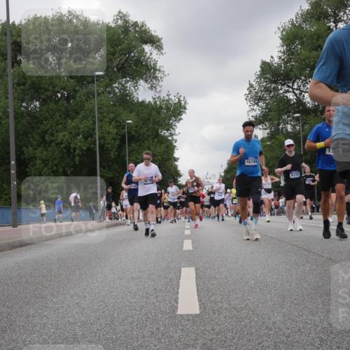 29.06.2025 - hella hamburg halbmarathon Luisa Fischer http://msf.ph/oto/8475377 29.06.2025 10:46:34 Kennedybrücke 8408, 8795, 16789, 4105, 3283, 1226, 1310, 1467, 2971, 3283, 3764, 4105, 4177, 4353, 5755, 10536 meine-sportfotos.de