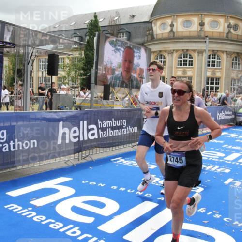 29.06.2025 - hella hamburg halbmarathon Michael Strokosch http://msf.ph/oto/8475396 29.06.2025 10:38:32 Ziel 1710, 2745, 3014, 3790, 8571, 14905, 14992, 16075, 16280, 18357, 18761 meine-sportfotos.de