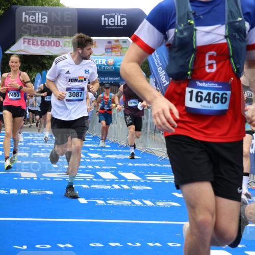 29.06.2025 - hella hamburg halbmarathon Strokosch-Dieckow http://msf.ph/oto/8475453 29.06.2025 10:46:10 Ziel 1569, 1759, 2048, 2590, 2707, 3056, 3087, 4949, 6388, 6460, 7450, 7961, 9497, 9585, 10796, 11094, 11125, 13630, 14804, 16136, 16466, 16475, 17190, 18702, 18797 meine-sportfotos.de
