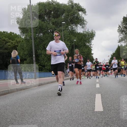 29.06.2025 - hella hamburg halbmarathon Luisa Fischer http://msf.ph/oto/8475458 29.06.2025 10:46:36 Kennedybrücke 795, 17921, 4177, 2971, 1226, 1310, 1467, 2267, 2538, 2971, 3283, 3288, 3764, 4105, 4177, 4302, 5755, 7872 meine-sportfotos.de