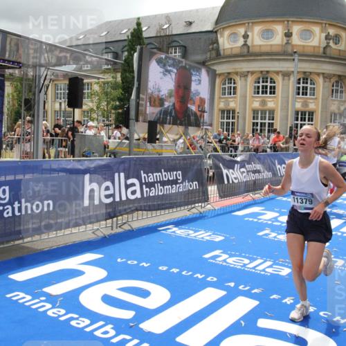 29.06.2025 - hella hamburg halbmarathon Michael Strokosch http://msf.ph/oto/8475547 29.06.2025 10:38:40 Ziel 4148, 5248, 9403, 11379, 12772, 14905, 17154, 18188 meine-sportfotos.de