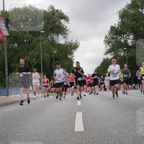 29.06.2025 - hella hamburg halbmarathon Luisa Fischer http://msf.ph/oto/8475557 29.06.2025 10:46:40 Kennedybrücke 1018, 154, 16263151, 1788, 16264, 7872, 267, 4177, 4302, 2485, 2971, 1226, 1467, 1788, 2103, 2267, 2538, 2971, 3288, 3518, 4105, 4177, 4302, 5265, 7872, 8991 meine-sportfotos.de