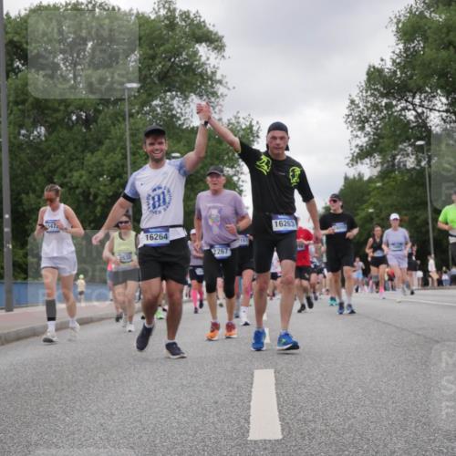 29.06.2025 - hella hamburg halbmarathon Luisa Fischer http://msf.ph/oto/8475642 29.06.2025 10:46:42 Kennedybrücke 547, 2538, 16264, 2151, 2267, 16263, 4177, 1226, 1788, 2103, 2267, 2538, 2971, 3288, 3518, 4105, 4177, 4302, 5265, 7461, 7872, 8991 meine-sportfotos.de