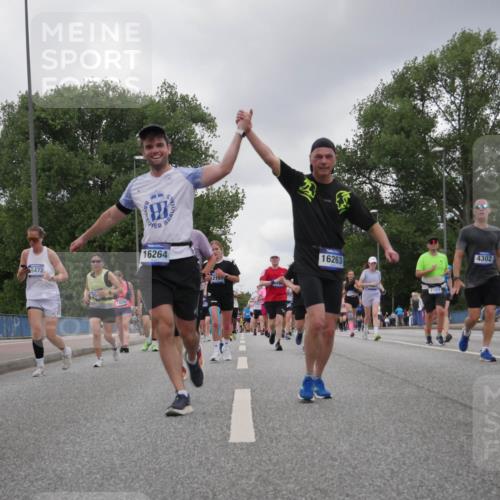 29.06.2025 - hella hamburg halbmarathon Luisa Fischer http://msf.ph/oto/8475672 29.06.2025 10:46:43 Kennedybrücke 5472, 13070, 16264, 12151, 16263, 2103, 4302, 1226, 1788, 2103, 2158, 2267, 2538, 2971, 3288, 3518, 4177, 4302, 5265, 5370, 7461, 7872, 8991, 9976 meine-sportfotos.de