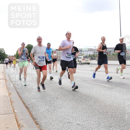 29.06.2025 - hella hamburg halbmarathon Lena Gebhardt http://msf.ph/oto/8475717 29.06.2025 10:33:15 Lombardsbrücke 12812, 911, 18951, 12813, 928, 8595, 1078, 1237, 1324, 1732, 1764, 1995, 2038, 2054, 2085, 2276, 2838, 2959, 3341, 3391, 3422, 3708, 3753, 3812, 3871, 4030, 4096, 4164, 4445, 4555, 4650, 5110, 5180, 5581, 5917, 6040, 6773, 6861, 7705, 7982, 8170, 8595, 8839, 8891, 9034, 9143, 9258, 9289, 9471, 9542, 9591, 9592, 9750, 9768, 9780, 11229, 11260, 11713, 11756, 11826, 12039, 12423, 12424, 14305, 14743, 15951 meine-sportfotos.de