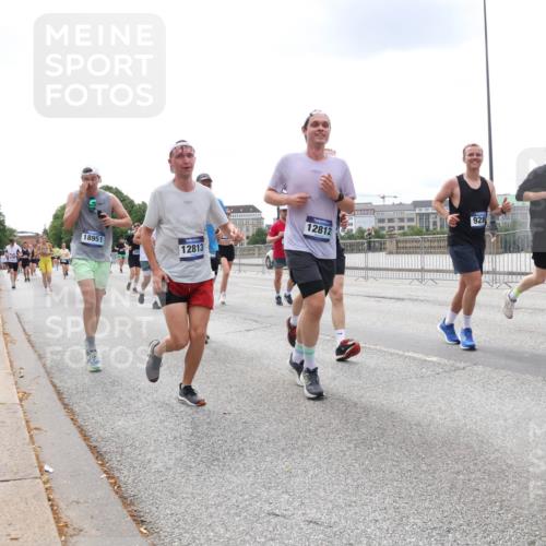 29.06.2025 - hella hamburg halbmarathon Lena Gebhardt http://msf.ph/oto/8475778 29.06.2025 10:33:15 Lombardsbrücke 18951, 12813, 12812, 859, 928, 1078, 1237, 1324, 1732, 1764, 1995, 2038, 2054, 2085, 2276, 2838, 2959, 3341, 3391, 3422, 3708, 3753, 3812, 3871, 4030, 4096, 4164, 4445, 4555, 4650, 5110, 5180, 5581, 5917, 6040, 6773, 6861, 7705, 7982, 8170, 8595, 8839, 8891, 9034, 9143, 9258, 9289, 9471, 9542, 9591, 9592, 9750, 9768, 9780, 11229, 11260, 11713, 11756, 11826, 12039, 12423, 12424, 14305, 14743, 15951 meine-sportfotos.de