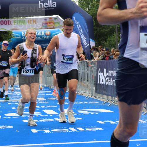 29.06.2025 - hella hamburg halbmarathon Strokosch-Dieckow http://msf.ph/oto/8475780 29.06.2025 10:47:13 Ziel 2623, 2864, 4093, 5024, 6134, 6168, 6203, 6373, 6716, 7480, 7908, 10208, 10211, 11518, 12579, 13007, 13672, 13782, 14722, 15611, 15684, 16286, 17718, 17915, 18856 meine-sportfotos.de