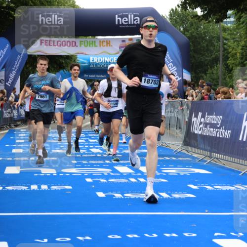 29.06.2025 - hella hamburg halbmarathon Strokosch-Dieckow http://msf.ph/oto/8475799 29.06.2025 10:46:07 Ziel 1569, 1759, 2048, 2590, 2707, 3087, 4949, 5648, 6388, 6460, 7450, 7961, 8269, 9585, 10796, 11094, 11125, 11936, 12269, 13630, 14804, 16136, 16466, 16475, 17190, 18081, 18702, 18797 meine-sportfotos.de