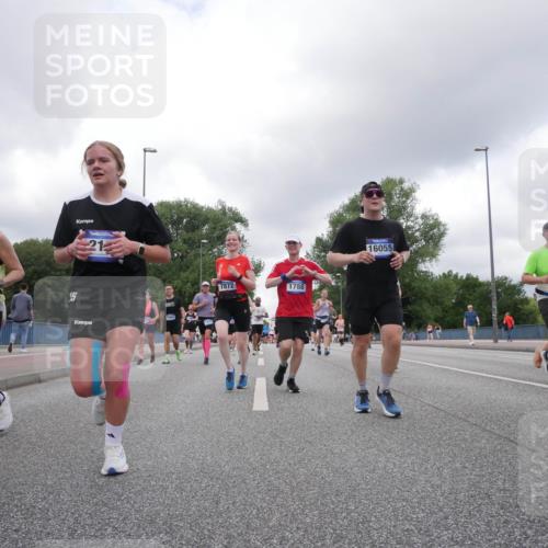 29.06.2025 - hella hamburg halbmarathon Luisa Fischer http://msf.ph/oto/8475823 29.06.2025 10:46:47 Kennedybrücke 2538, 21, 7872, 1788, 16055, 2103, 1788, 1878, 2103, 2158, 2267, 2538, 3288, 3518, 4177, 4302, 5265, 5370, 7461, 7872, 8135, 8991, 9831, 9976, 10083, 10200 meine-sportfotos.de