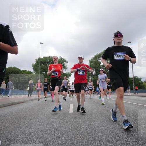 29.06.2025 - hella hamburg halbmarathon Luisa Fischer http://msf.ph/oto/8475841 29.06.2025 10:46:48 Kennedybrücke 215, 1964, 7872, 1788, 16, 16055, 1788, 1878, 2103, 2158, 2267, 2538, 3288, 3518, 4302, 5265, 5370, 7461, 7872, 8135, 8991, 9831, 9976, 10083, 10200, 10202 meine-sportfotos.de