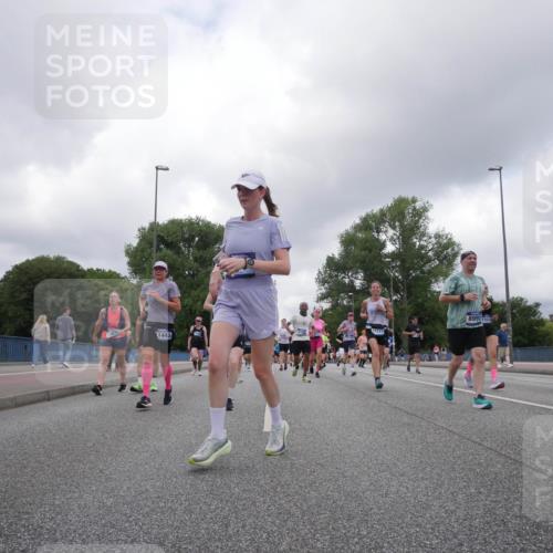 29.06.2025 - hella hamburg halbmarathon Luisa Fischer http://msf.ph/oto/8475894 29.06.2025 10:46:49 Kennedybrücke 13070, 1443, 1749, 15717, 8991, 15514, 1788, 1878, 2103, 2158, 3518, 4302, 5265, 5370, 5720, 7461, 7872, 8135, 8991, 9831, 9976, 10083, 10200, 10202 meine-sportfotos.de