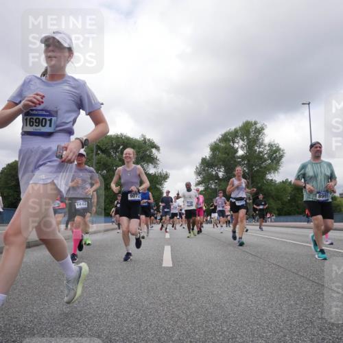 29.06.2025 - hella hamburg halbmarathon Luisa Fischer http://msf.ph/oto/8475907 29.06.2025 10:46:49 Kennedybrücke 16901, 9072, 3070, 1443, 1149, 15717, 8991, 1788, 1878, 2103, 2158, 3518, 4302, 5265, 5370, 5720, 7461, 7872, 8135, 8991, 9831, 9976, 10083, 10200, 10202 meine-sportfotos.de