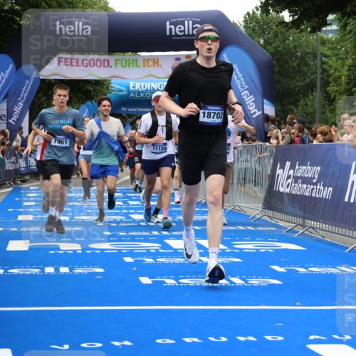 29.06.2025 - hella hamburg halbmarathon Strokosch-Dieckow http://msf.ph/oto/8475937 29.06.2025 10:46:07 Ziel 1569, 1759, 2048, 2590, 2707, 3087, 4949, 5648, 6388, 6460, 7450, 7961, 8269, 9585, 10796, 11094, 11125, 11936, 12269, 13630, 14804, 16136, 16466, 16475, 17190, 18081, 18702, 18797 meine-sportfotos.de